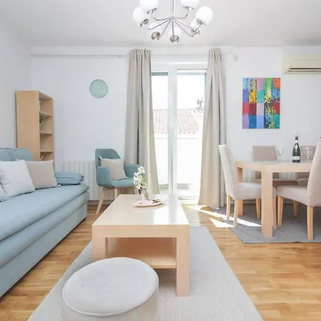 Castello-old Town Apartamento