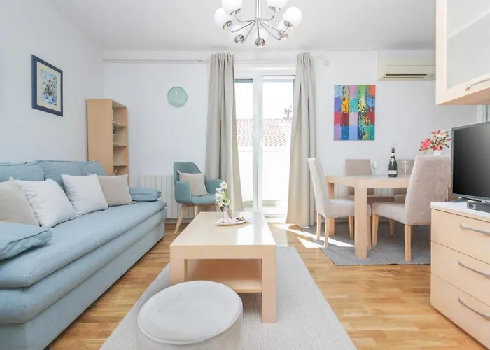 Castello-old Town アパート