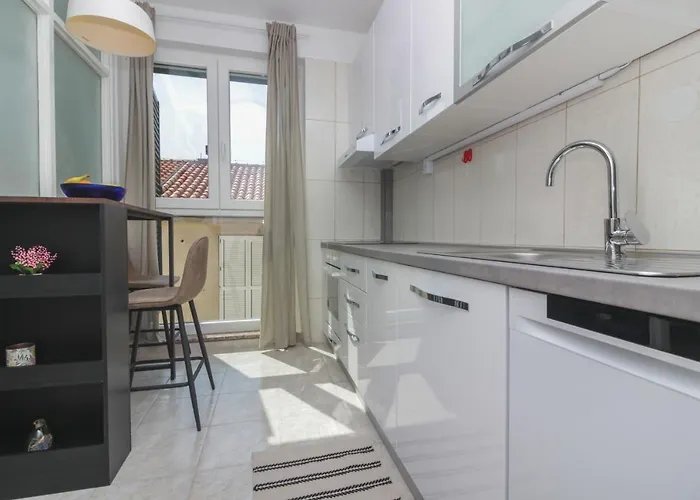 Castello-old Town アパート